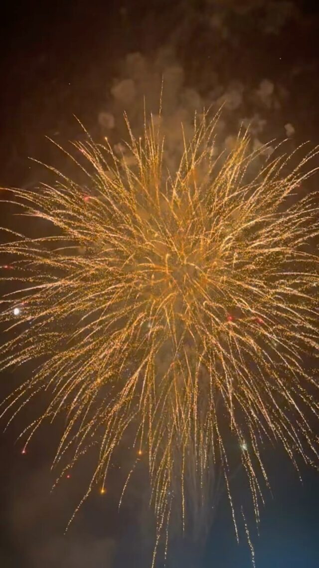 ー明浜かっぱ祭り 2025ー

暑い！！
けど、楽しい！！！
ㅤ
ㅤ
狩江の方もたくさん参加されてて、
「お〜久しぶり〜♪」とか「元気やったかぁ〜」って、地元のお祭り交流が印象的でした🍺

あぁ〜たのしかった🥰
ㅤ
ㅤ
#夏をシェア

#地域のお祭り

#花火

#夏祭り 

#熱気

#かりエンジョイ 

#hanabi 

#localexperience 

#slowtravel