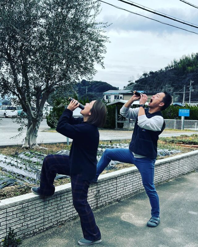 健康第一でバリバリ働けますよーに。
って心の中で言ってます^_^
館長手作り#恵方巻き
#節分
#南南東
#健康第一 
#仕事の虫
#Karienjoy！
#愛媛県
#西予市
#明浜町
#田舎体験
#狩江
#柑橘収穫体験
#修学旅行
#真珠加工体験
#郷土料理体験
#段畑カード
#おかえりに出会う旅愛媛県